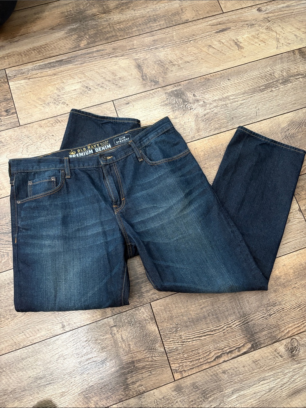 Old Navy Men's Straight Jeans in Dark Indigo Wash